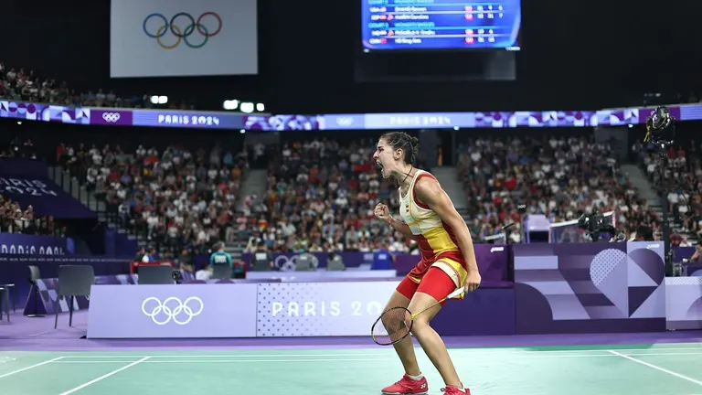Carolina Marín celebra su victoria sobre Beiwen Zhang.