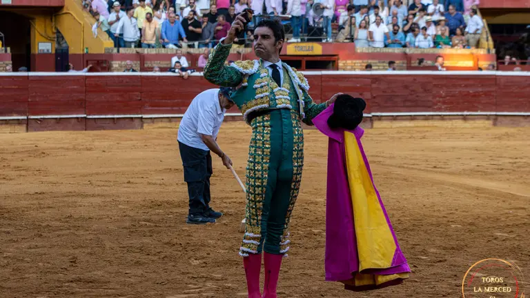 Perera, con el &uacute;nico triunfo de la tarde, una oreja