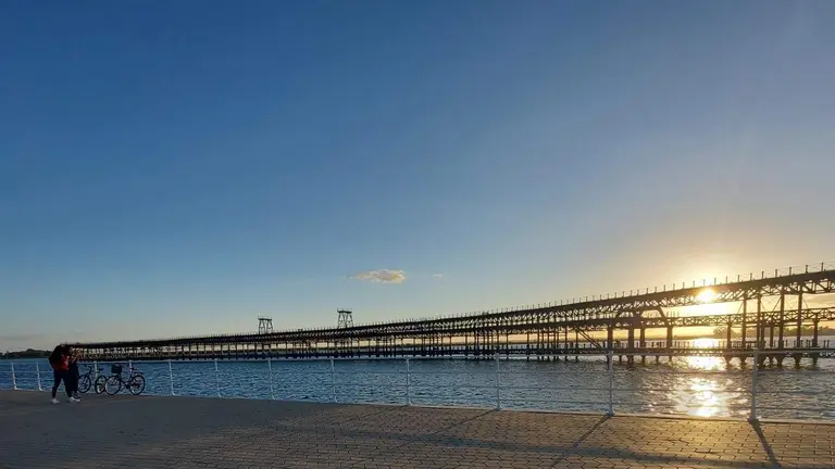 Muelle de la Cía de Río Tinto, icono turístico de la capital
