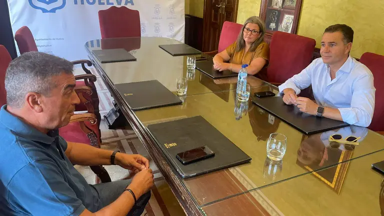 Reuni&oacute;n con los representantes de los vecinos  de Las Colonias sobre el proyecto de reforma en la F&aacute;brica de Harina