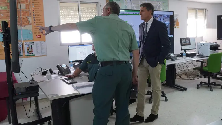El Delegado del Gobierno de España en una visita a El Rocío