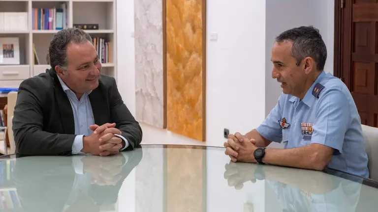 Encuentro institucional entre Toscano y Quesada