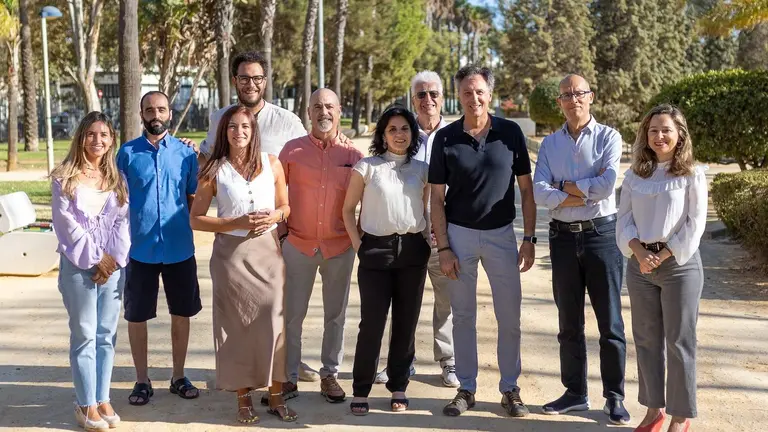 Equipo encabezado por Juan A. Hipólito