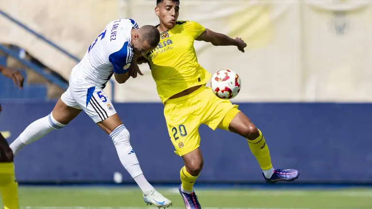 Lance del partido entre el Villarreal B y el Recre.