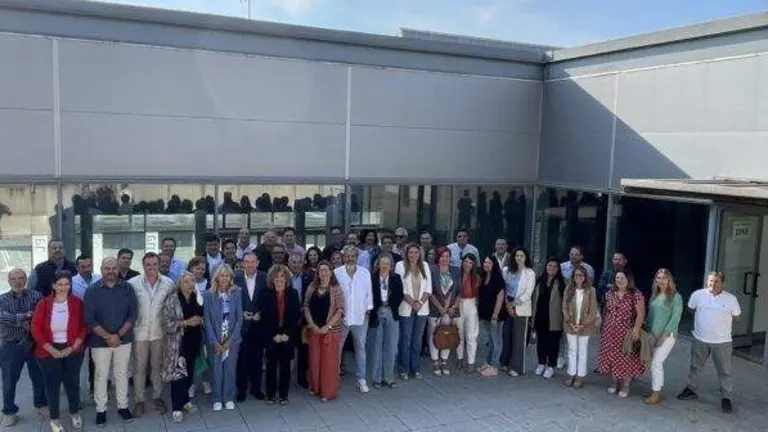 Foto de familia del consejo de alcaldes socialistas