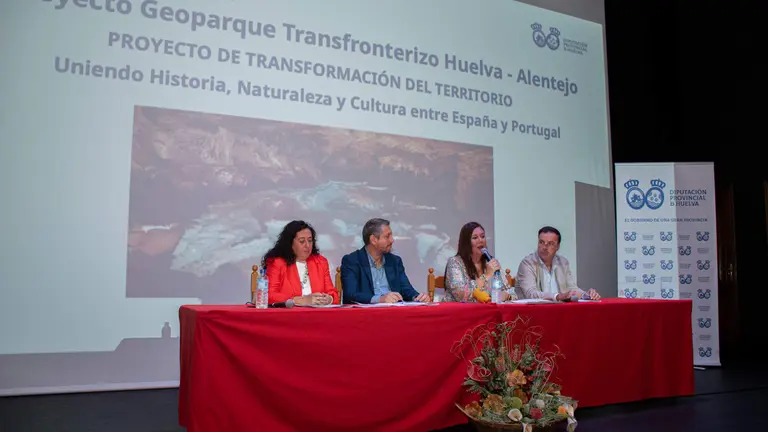 Reuni&oacute;n en Rosal de la Frontera