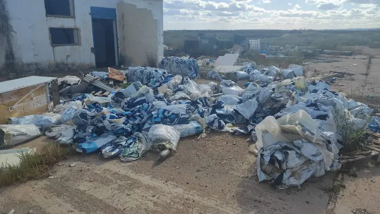 Residuos en Maresa en Ayamonte