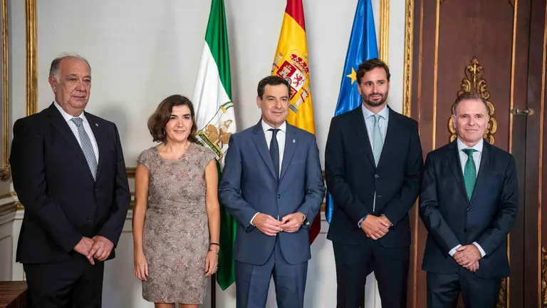 Moreno junto a la Cámara Comercio Huelva