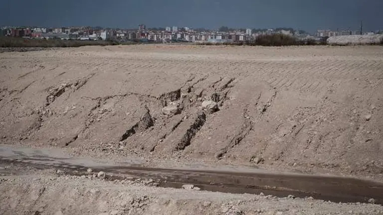 Apilamiento de fosfoyesos en Huelva, frente a la ciudad