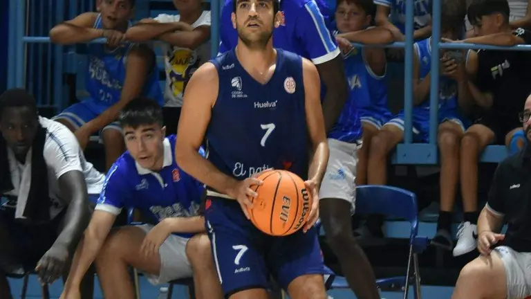 Con 1 de 8 tiros, Alfonso Ortiz ejemplifica el mal partido del CDH.