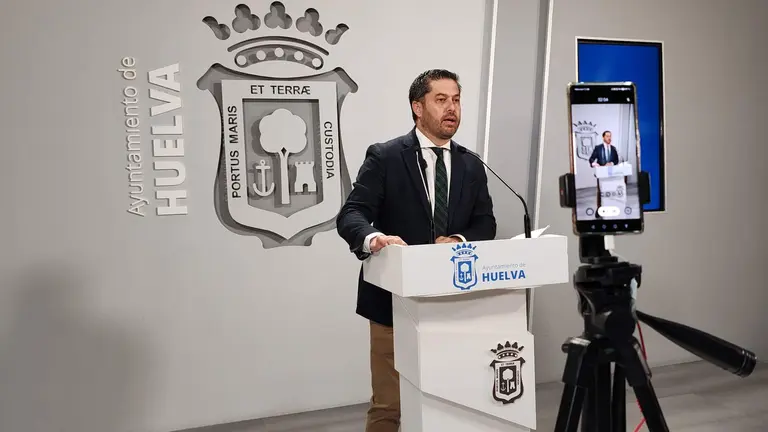 El portavoz municipal del PSOE, FRan Balufo