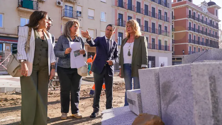 Visita de la alcaldesa a las obras de la Calle Granada