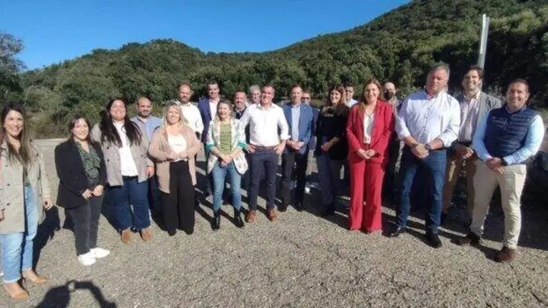 Representantes socialistas, esta mañana en la Sierra, en Santa Ana