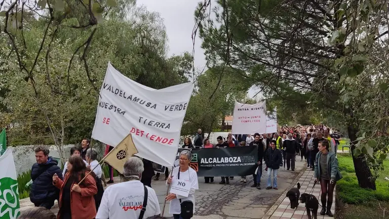 Cabeza de la manifestación en Valdelamusa