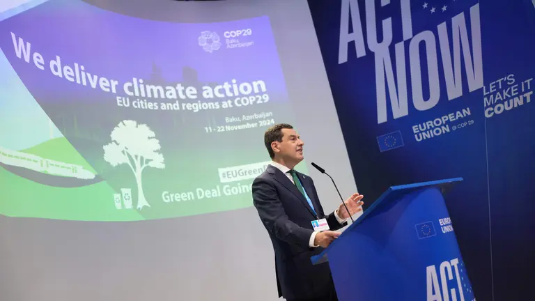 Juanma Moreno, en Bakú