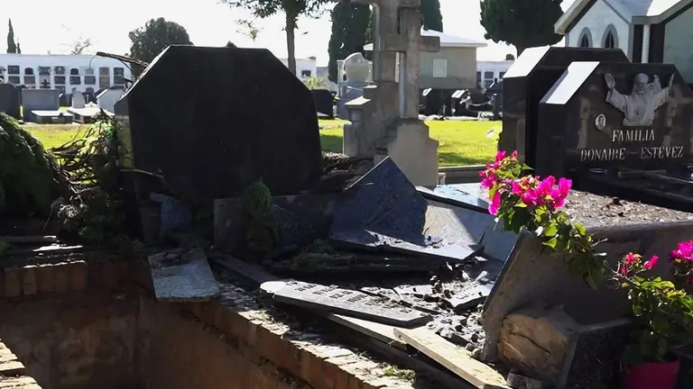Da&ntilde;os en sepulturas de La Soledad