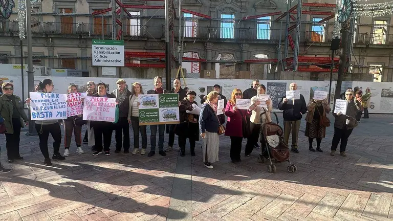 Protestas vecinales ante el Ayuntamiento