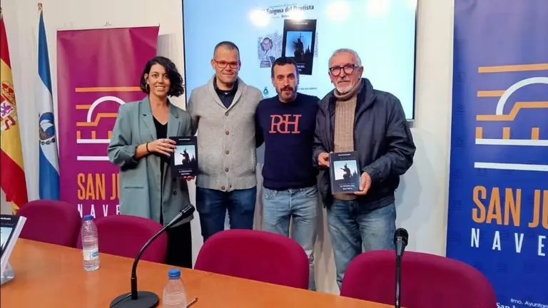 Momento de la presentación de la novela