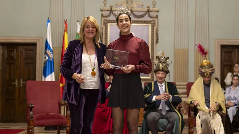 Estrella de la Ilusión, Carolina Marín, junto a Pilar Miranda