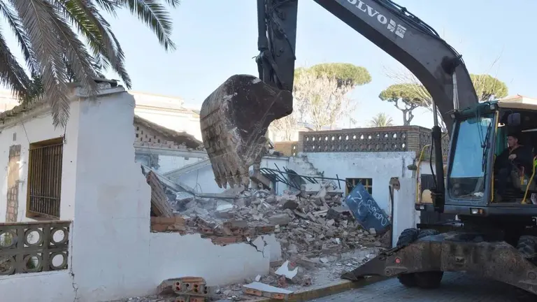 La demolición ya está en marcha.