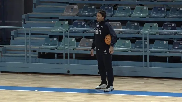 Javi Castilla durante un entreno del Ciudad de Huelva.