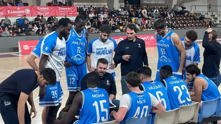 Tiempo muerto del Ciudad de Huelva en León.