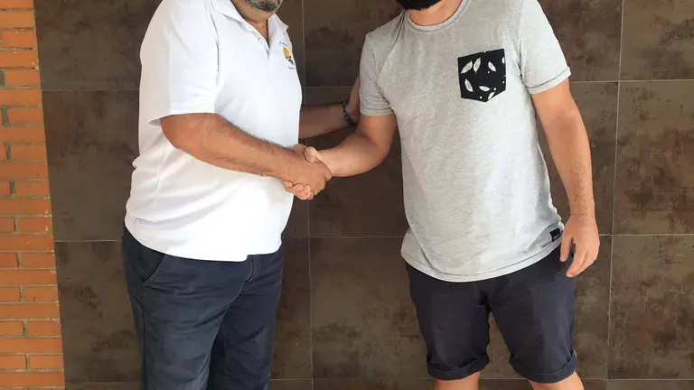 Carlos Vallés a su llegada al Ciudad de Huelva.