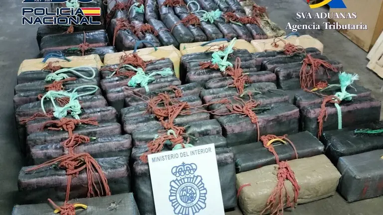 Parte de la droga incautada