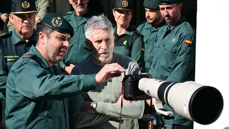 Visita del ministro al Seprona junto al general de división Carlos Sarrión