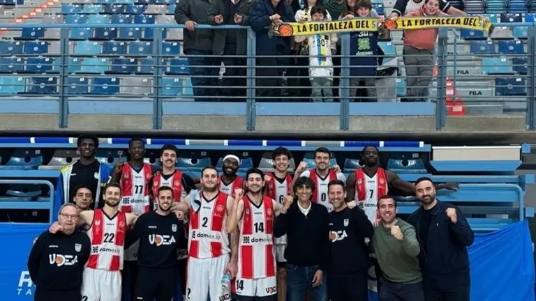 El UDEA Algeciras tras ganar en Huelva.