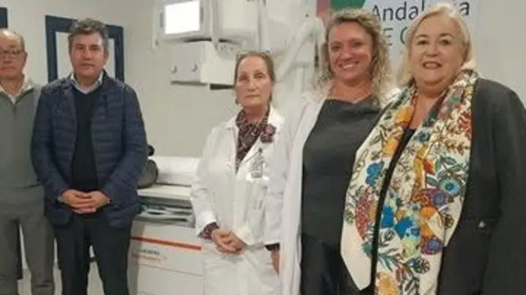 El alcalde de Lepe, en un acto junto a la delegada de Salud