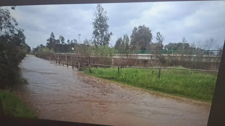 Paso de La Canaliega inundado