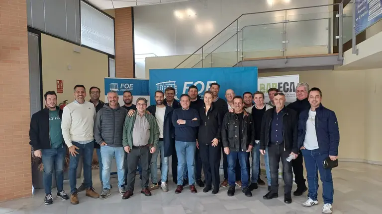 Equipo de acompa&ntilde;a al aclamado Acevedo