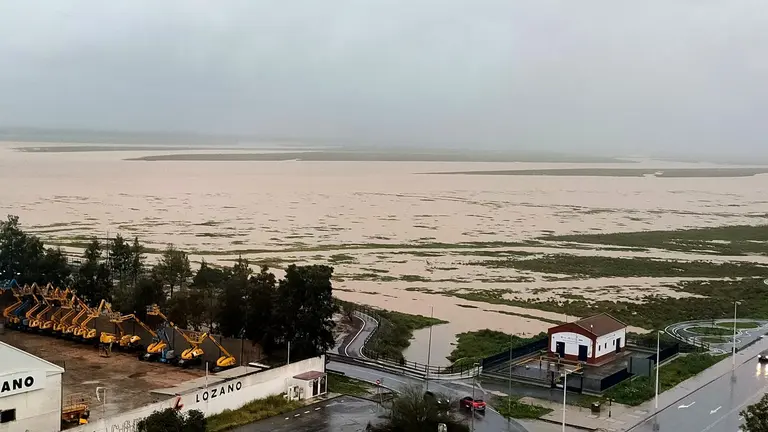 Impresionante vista del Odiel junto al Paseo Mar&iacute;timo