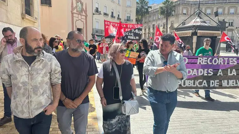 Toti en una protesta contra los recortes en educación