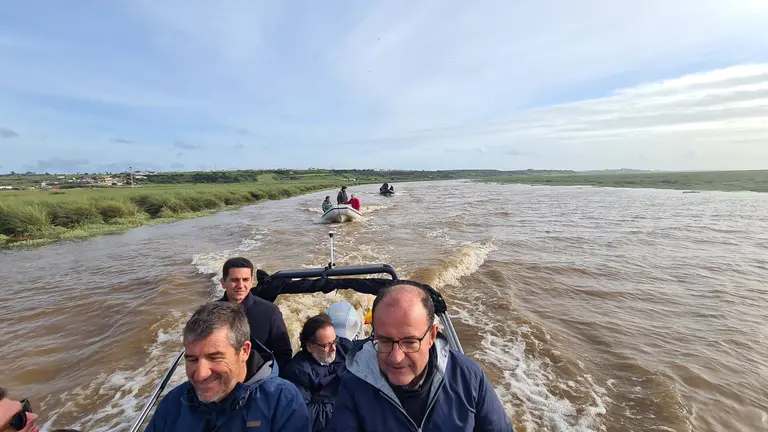 Travesía por el Tinto, con el profesor González Cruz en primer plano