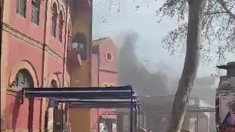 Humareda en el antiguo mercado