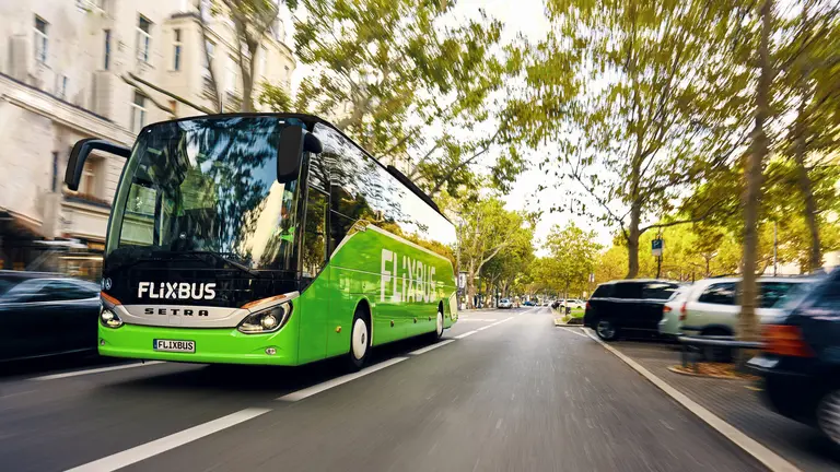 Veh&iacute;culo de la compa&ntilde;&iacute;a FLIXBUS_