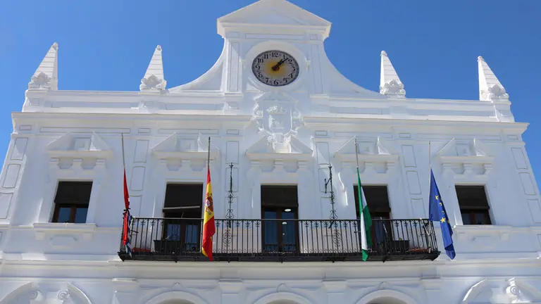 Las banderas ondear&aacute;n a media asta en el consistorio cartayero.