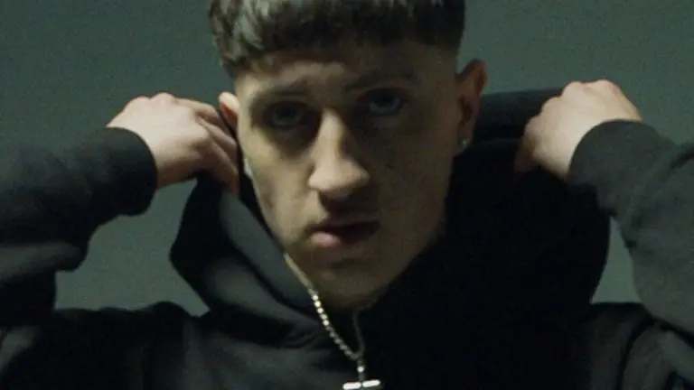 Screenshot_20250424_230956