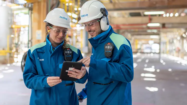 Dos trabajadores de Moeve