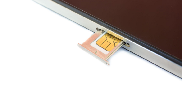 https-::www.vecteezy.com:photo:10321723-closeup-nano-sim-card-ready-to-insert-to-smartphone-on-white-background