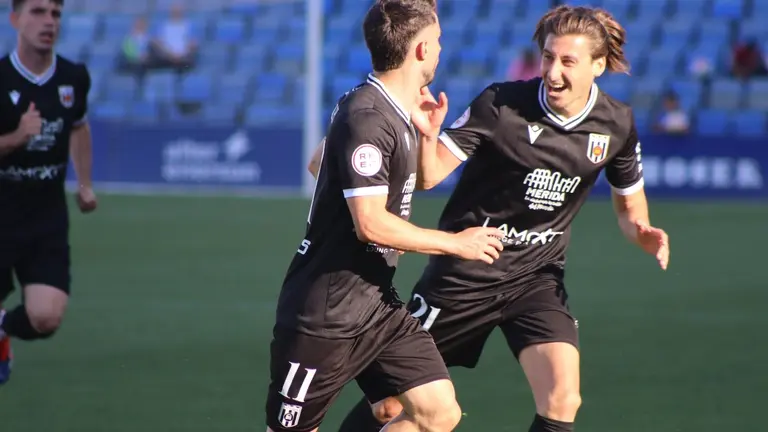 La derrota con el Mérida certifica el descenso del Recre.