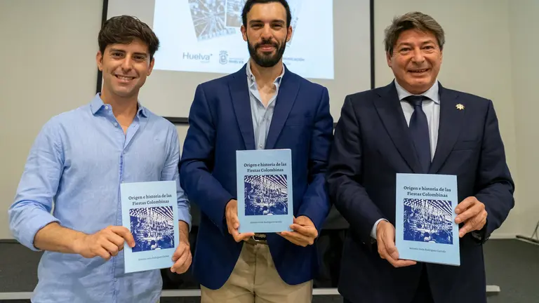 Toni Garrido presenta su libro "El origen e historia de las Fiestas Colombinas"