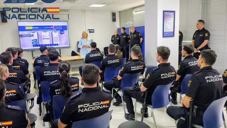 Nuevos agentes de la Policia Nacional en 2025.