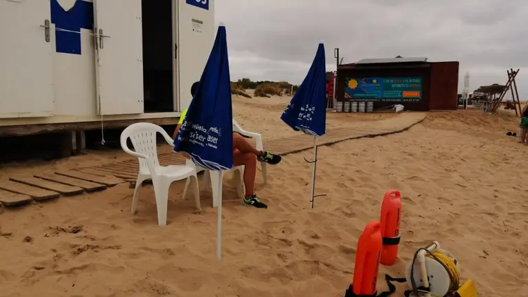 Sombrillas para el uso de los socorristas