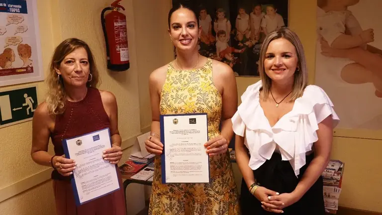 Firma con la asociaci&oacute;n Asprodesordos.