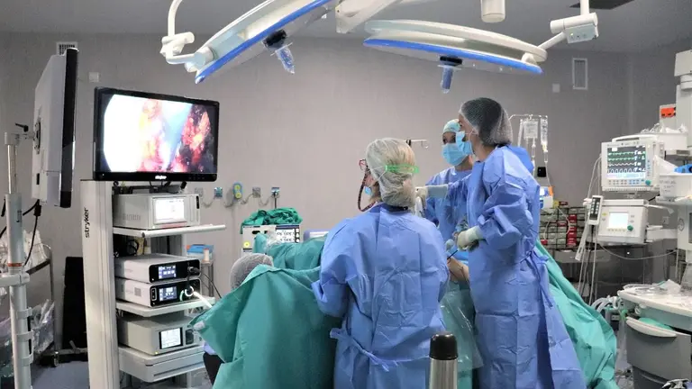 Un quir&oacute;fano en un hospital de Huelva.