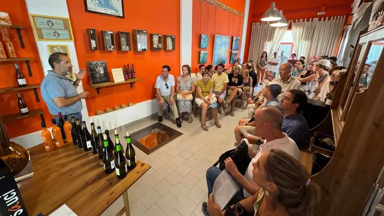 Cata de vinos del Condado.