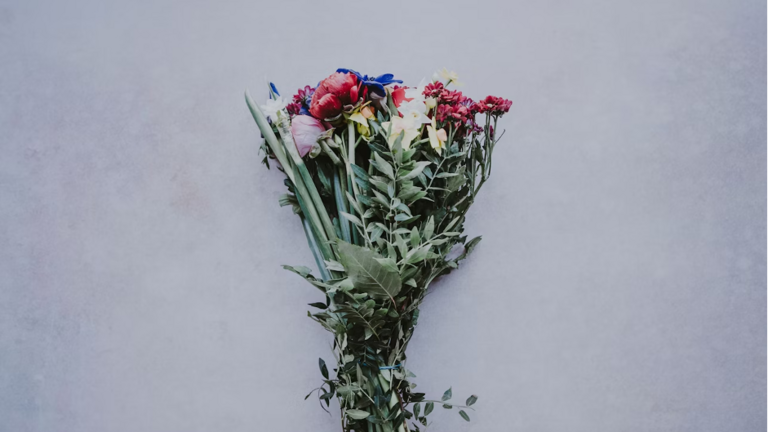 Ramo de flores para hombre: Elegancia y estilo en Huelva